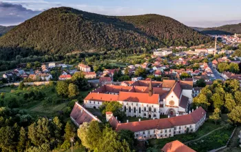 Przez malownicze Tišnovsko – rowerem na zamek Pernštejn 